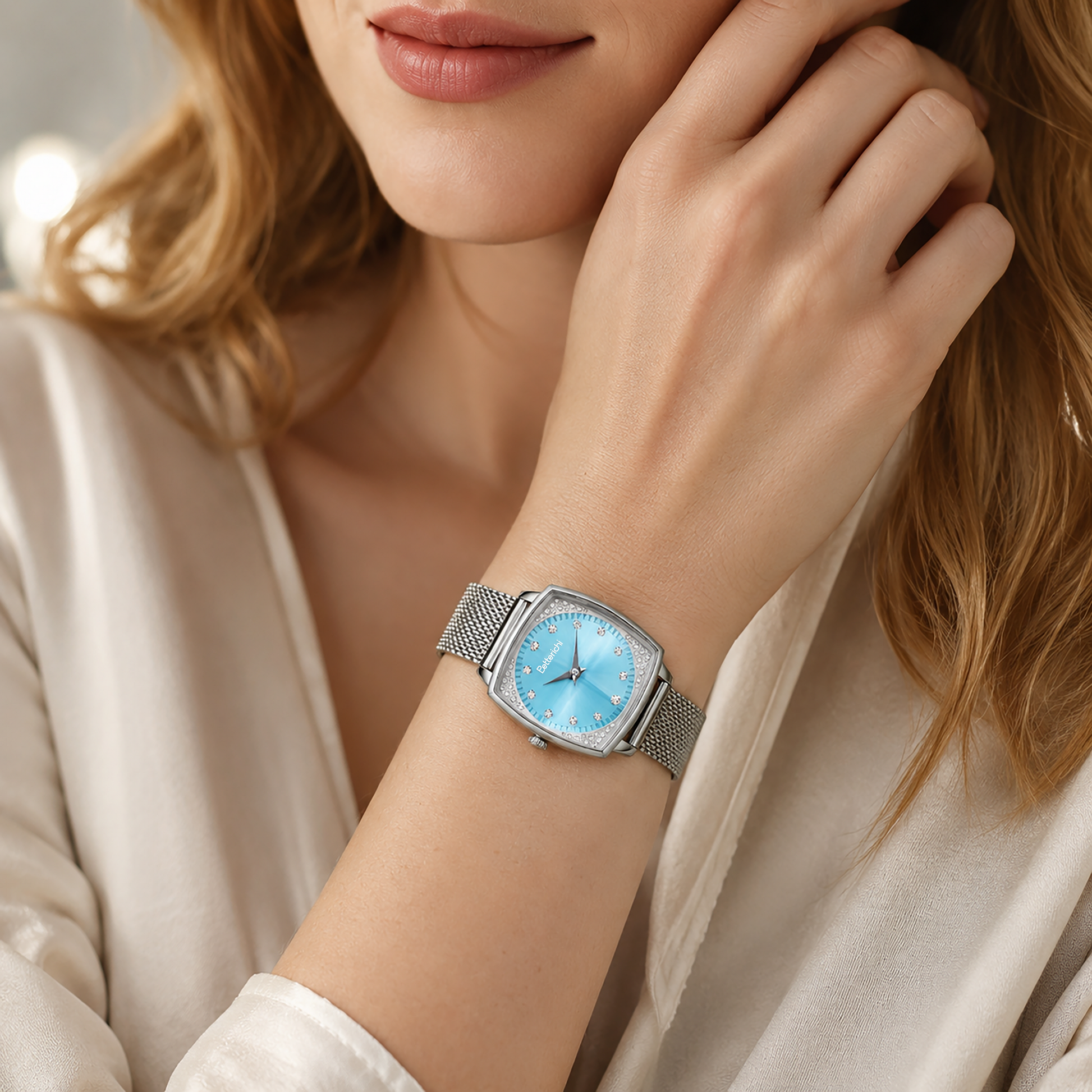 betterichi-women-square-watch-lumiere-azur--on-wrist-elegant-blue-watch